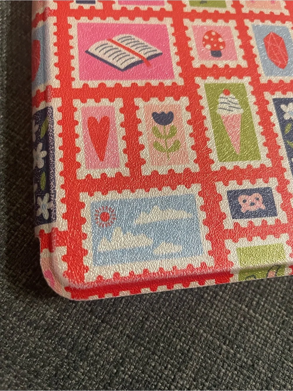 Page the Shop Kindle Case You’ve Got Mail EUC